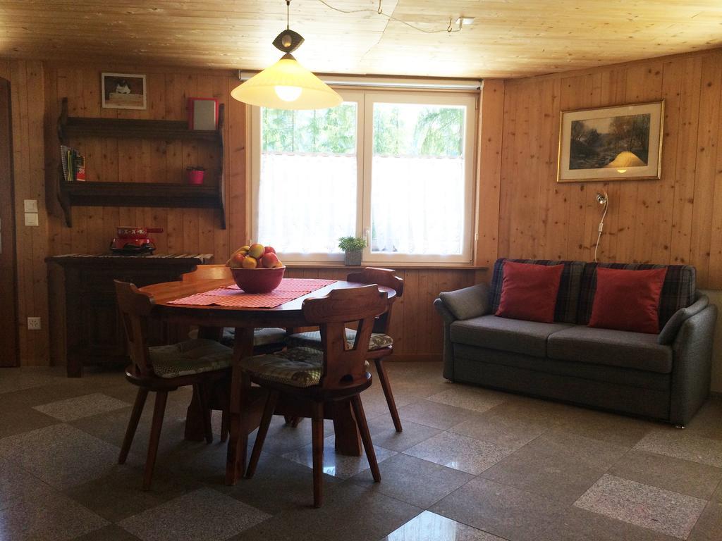 Bnb Guesthouse Lusi Frauenkirch ภายนอก รูปภาพ