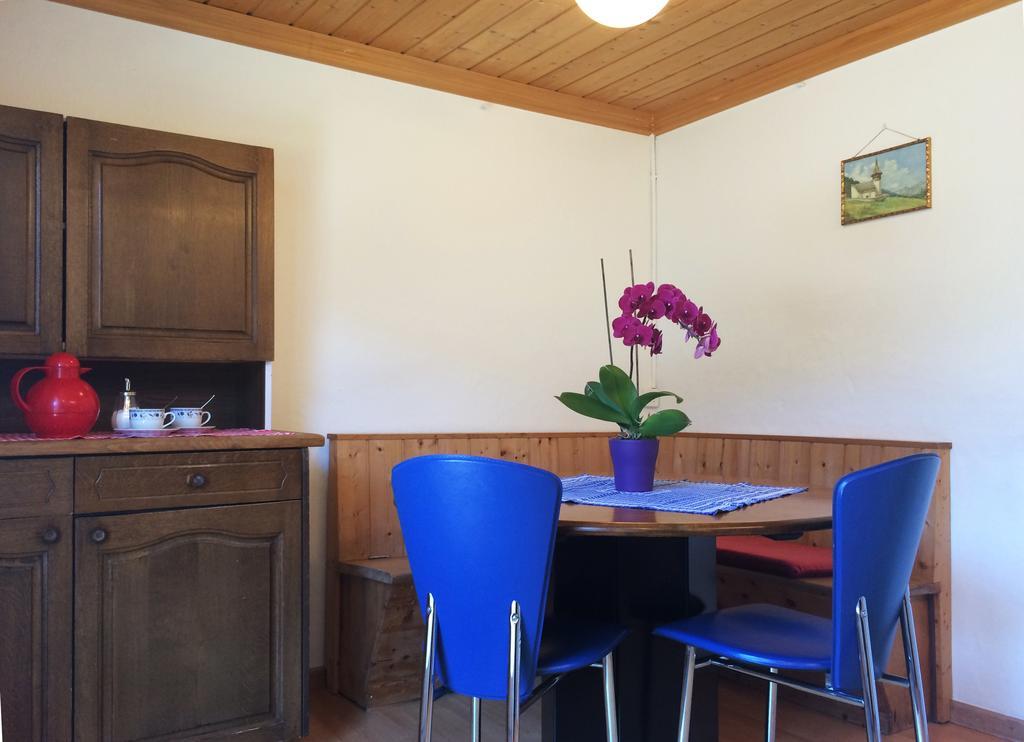 Bnb Guesthouse Lusi Frauenkirch ภายนอก รูปภาพ