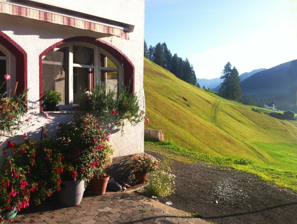 Bnb Guesthouse Lusi Frauenkirch ภายนอก รูปภาพ