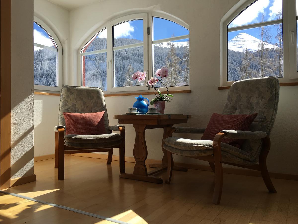 Bnb Guesthouse Lusi Frauenkirch ภายนอก รูปภาพ